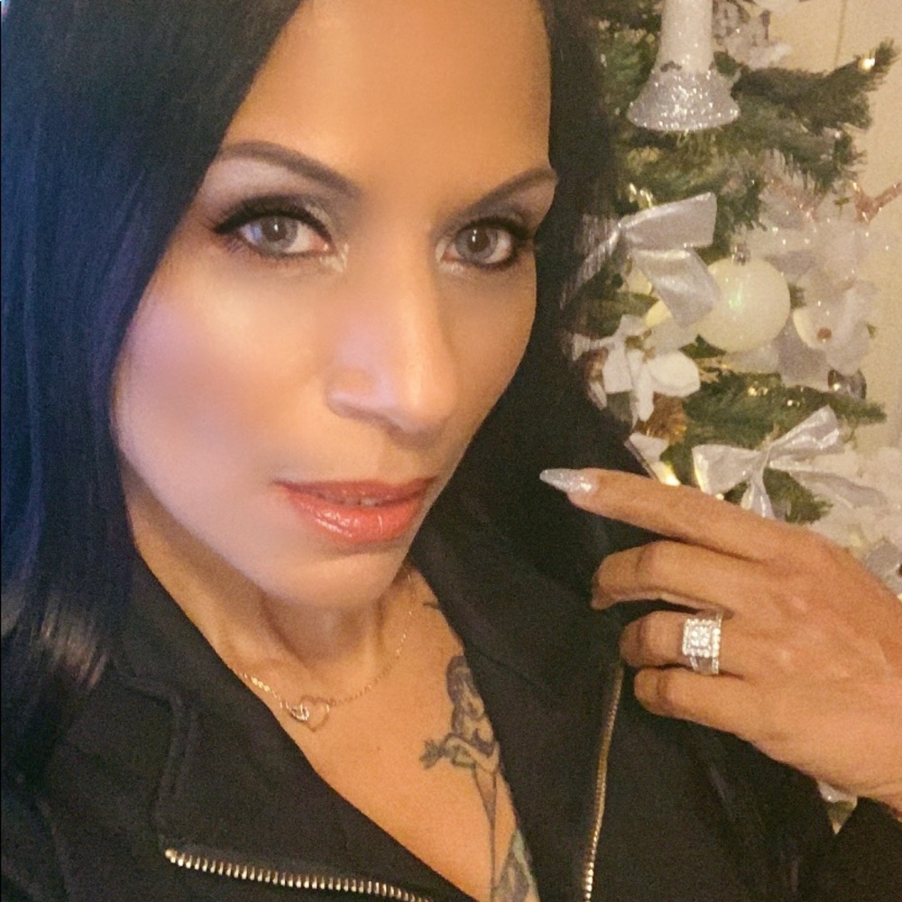 Meet your Posher, Ana